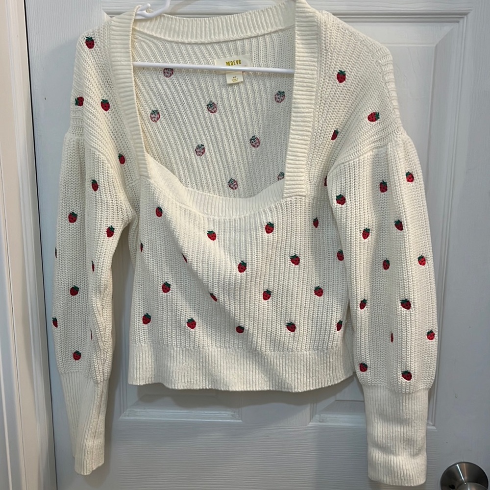Square neck embroidered sweater
